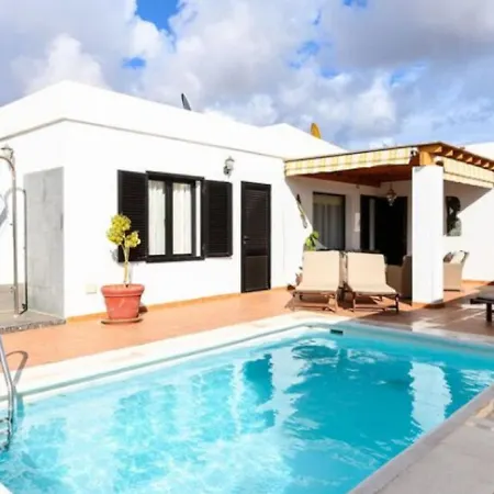 Pretty Holiday In Playa Blanca With Private Pool Tatil Evi